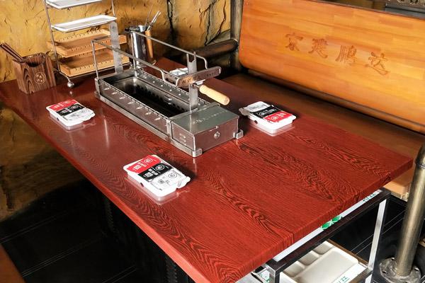 全自動(dòng)無煙燒烤桌子的工作原理介紹