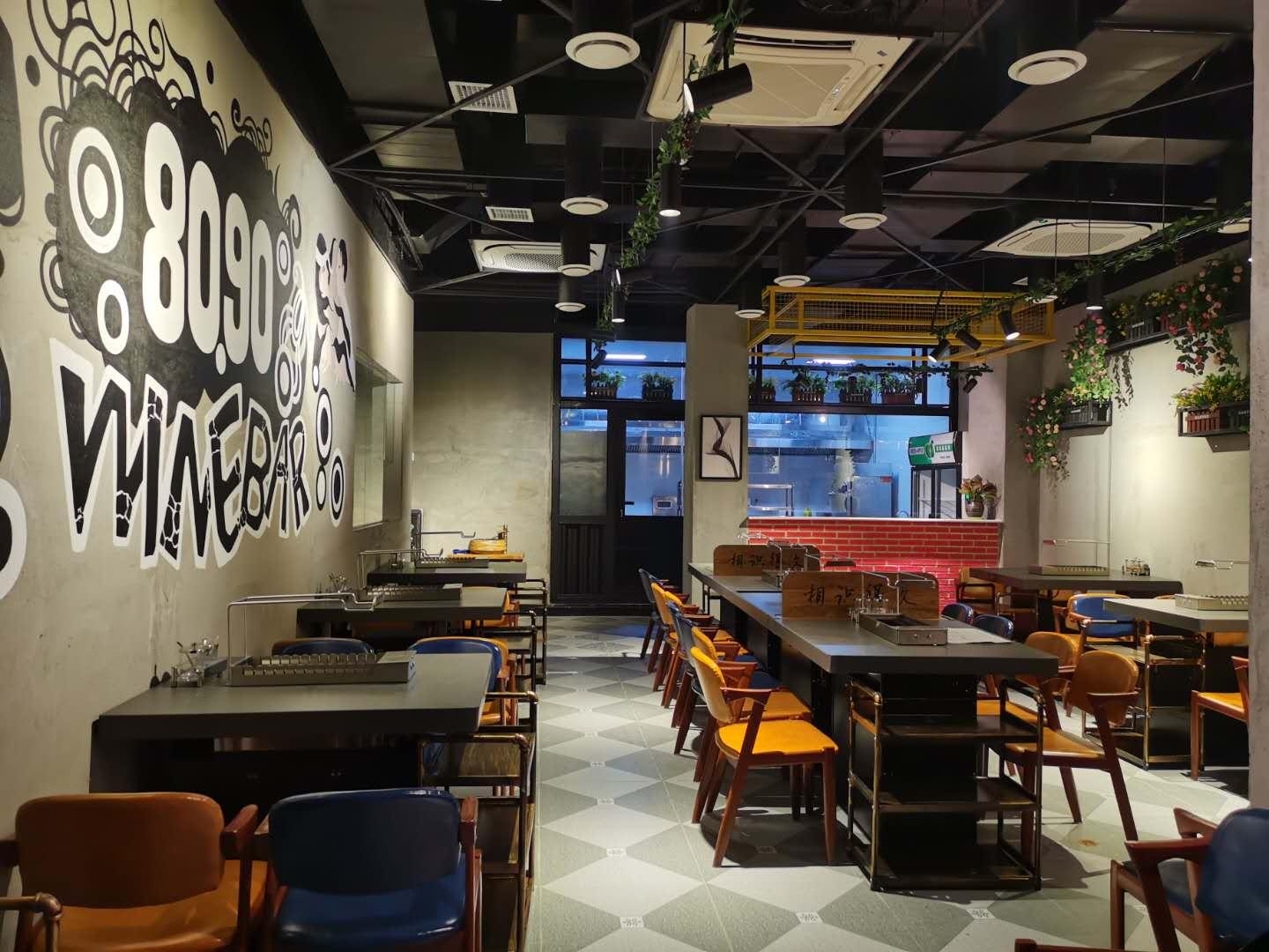 入手一家無煙燒烤店注意事項(xiàng)和燒烤設(shè)備怎么選擇