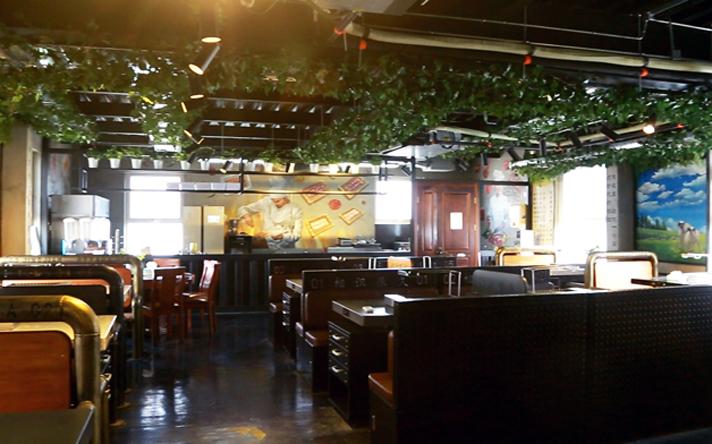 投資搞餐飲是選擇酸菜魚加盟好還是無煙自助燒烤好？